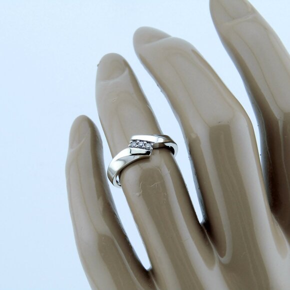 Natural Diamond Wedding Band Ring 10k White Gold Sz 5.25 Genuine Real - Picture 5 of 9